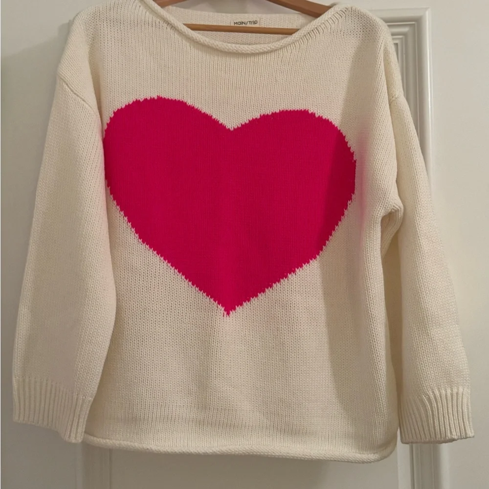 Main Strip Cream Sweater with Bold Pink Heart Size Small - Picture 1 of 2